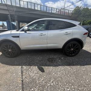 Jaguar E-Pace 2.0 D AWD S automatik. **85700** km