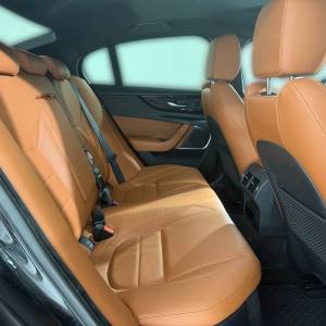 Jaguar XE R-DYNAMIC S 2.0D MHEV - 3 godine jamstva