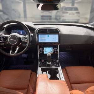 Jaguar XE R-DYNAMIC S 2.0D MHEV - 3 godine jamstva