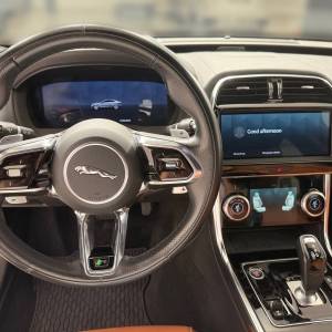Jaguar XE R-DYNAMIC S 2.0D MHEV - 3 godine jamstva