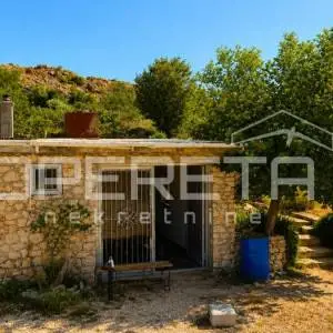 Jasenice, kuća na ekološkom imanju s mogućnošću gradnje