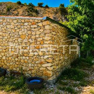 Jasenice, kuća na ekološkom imanju s mogućnošću gradnje