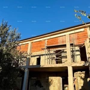 Kamena kuća za renovaciju s projektom, Kanfanar!