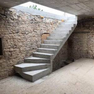 Kamena kuća za renovaciju s projektom, Kanfanar!