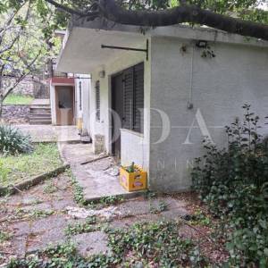 Kamenjak kod Crikvenice – Kuća s okućnicom i 2 parkirna mjesta | 3 km od mora
