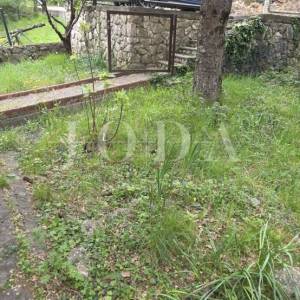 Kamenjak kod Crikvenice – Kuća s okućnicom i 2 parkirna mjesta | 3 km od mora