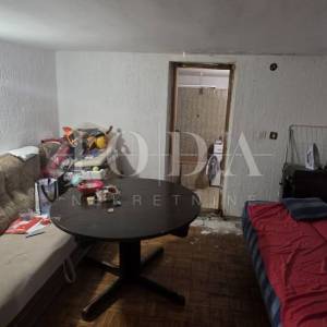 Kamenjak kod Crikvenice – Kuća s okućnicom i 2 parkirna mjesta | 3 km od mora