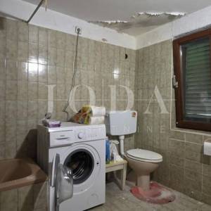 Kamenjak kod Crikvenice – Kuća s okućnicom i 2 parkirna mjesta | 3 km od mora