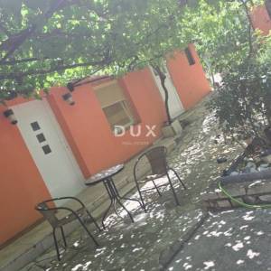 KARIN DONJI – Prostrana kuća s dva apartmana i konobom