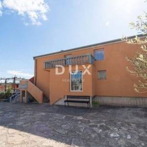 KARIN DONJI – Prostrana kuća s dva apartmana i konobom