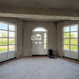KASTAV, BRNČIĆI – luksuzna villa američkog stila na privatnoj parceli od 2000m2