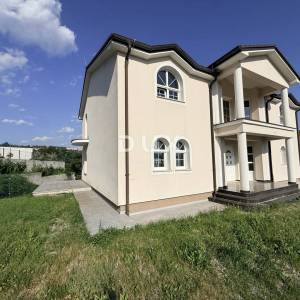 KASTAV, BRNČIĆI – luksuzna villa američkog stila na privatnoj parceli od 2000m2