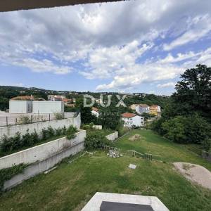 KASTAV, BRNČIĆI – luksuzna villa američkog stila na privatnoj parceli od 2000m2