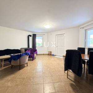 KASTAV, BRNČIĆI – luksuzna villa američkog stila na privatnoj parceli od 2000m2