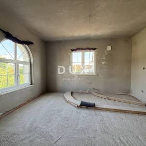 KASTAV, BRNČIĆI – luksuzna villa američkog stila na privatnoj parceli od 2000m2