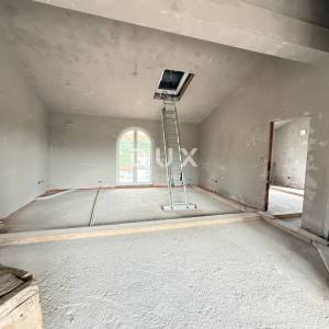 KASTAV, BRNČIĆI – luksuzna villa američkog stila na privatnoj parceli od 2000m2