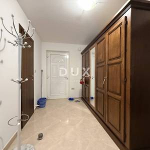 KASTAV, BRNČIĆI – luksuzna villa američkog stila na privatnoj parceli od 2000m2