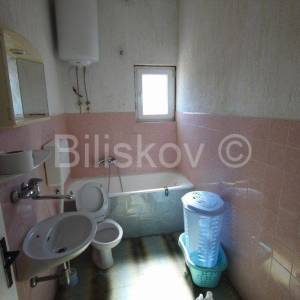 Kaštel Stari - stan u kući 100m2, prodaja