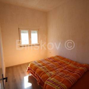 Kaštel Stari - stan u kući 100m2, prodaja