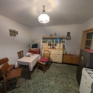 Klana - centar, kuća, pomoćni objekt + garaža
