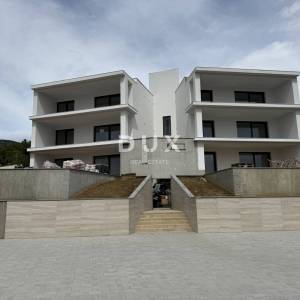 KLENOVICA - Luksuzni penthouse s krovnom terasom, 100m od mora