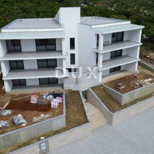 KLENOVICA - Luksuzni penthouse s krovnom terasom, 100m od mora