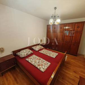 Kuća 2. red od mora sa 4 apartmana