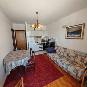 Kuća 2. red od mora sa 4 apartmana