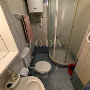 Kuća 2. red od mora sa 4 apartmana