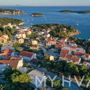 Kuća s pogledom na more i grad Hvar