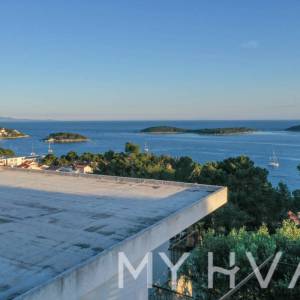 Kuća s pogledom na more i grad Hvar
