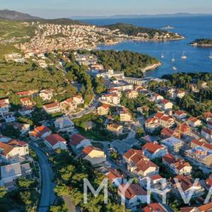 Kuća s pogledom na more i grad Hvar