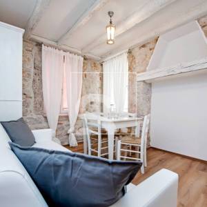 Kuća sa 3 apartmana u centru Rovinja