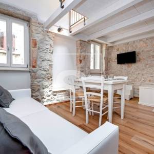 Kuća sa 3 apartmana u centru Rovinja