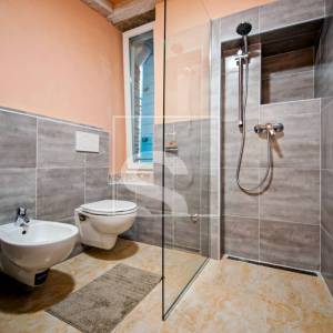 Kuća sa 3 apartmana u centru Rovinja