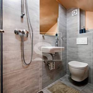 Kuća sa 3 apartmana u centru Rovinja