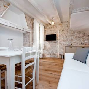 Kuća sa 3 apartmana u centru Rovinja