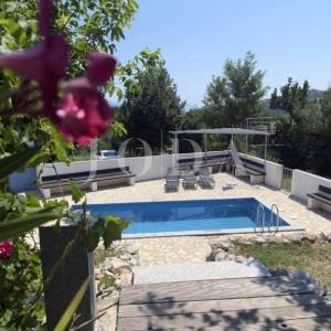Kuća sa bazenom i pogledom na more u vinodolskoj općini