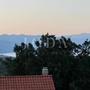 Kuća sa bazenom i pogledom na more u vinodolskoj općini