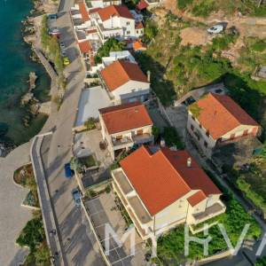 Kuća u blizini plaže u Jelsi