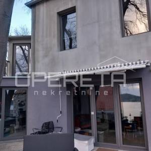 Kuća u centru s pogledom na more- Šibenik