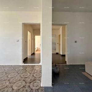 Labin – Kuća s 3 apartmana, 220 m², okućnica 700 m², odlična investicija