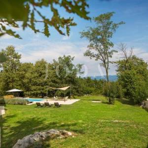 Labin, okolica, moderna Villa okružena prirodom