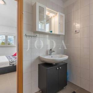 Labin, okolica, prekrasna Villa sa bazenom i velikom okućnicom