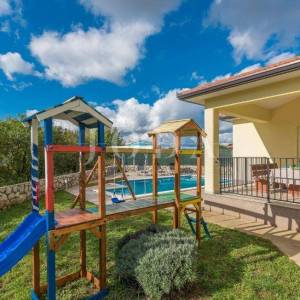 Labin, okolica, prekrasna Villa sa bazenom i velikom okućnicom