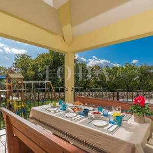 Labin, okolica, prekrasna Villa sa bazenom i velikom okućnicom