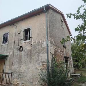 Labin, okolica, starina za adaptaciju u manjem selu