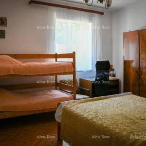 LABIN – TROSOBAN STAN S VRTOM U CENTRU GRADA – 57 m²