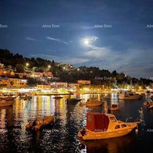LABIN – TROSOBAN STAN S VRTOM U CENTRU GRADA – 57 m²