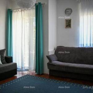 LABIN – TROSOBAN STAN S VRTOM U CENTRU GRADA – 57 m²